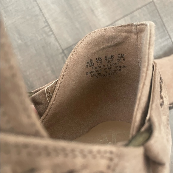 Fergalicious by Fergie Ankle Booties 9.5 - Picture 7 of 8